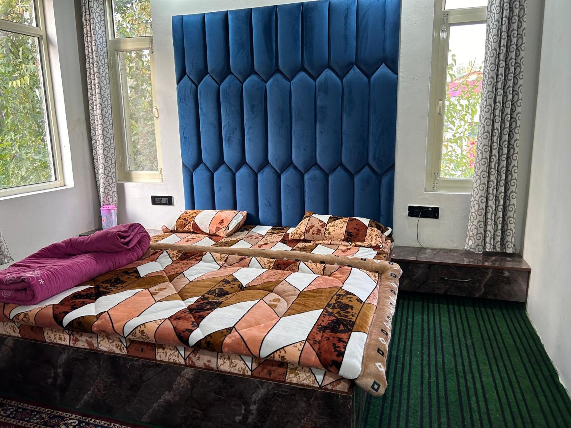 Hotel Resonance Exotic Srīnagar Extérieur photo