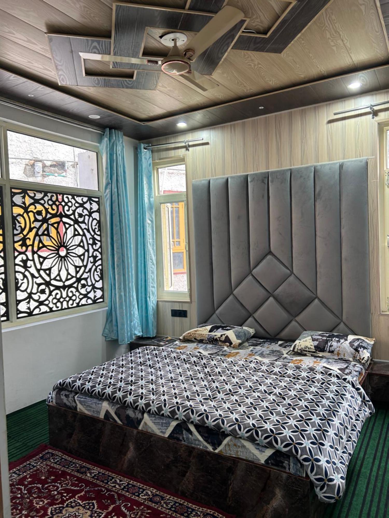 Hotel Resonance Exotic Srīnagar Extérieur photo