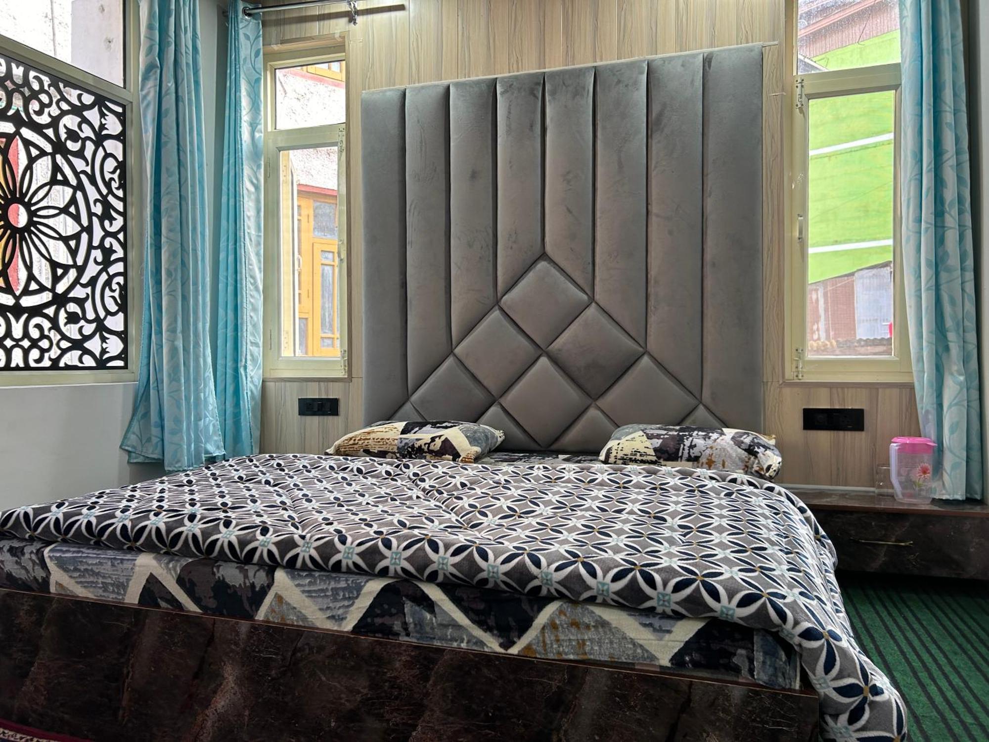 Hotel Resonance Exotic Srīnagar Extérieur photo